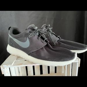 Nike Roshe One Men’s Sneakers - size US17